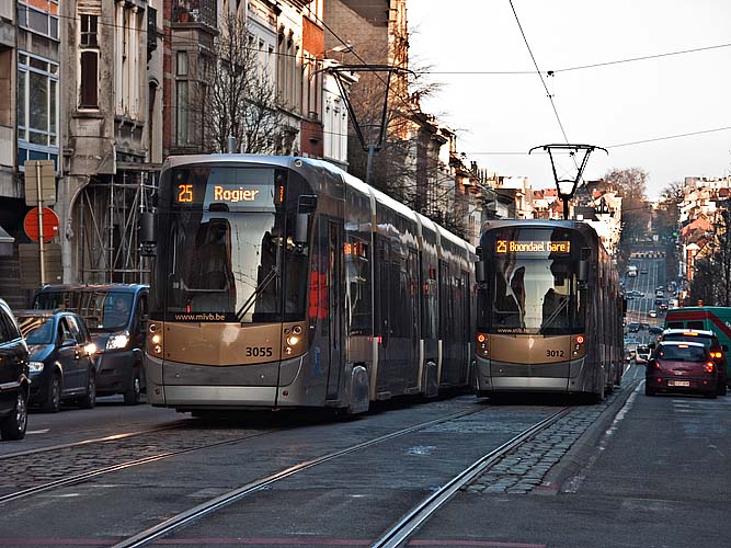 trams3055und 3012 in bruesselPICT0085 Kopie