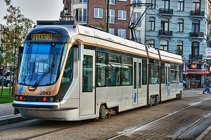 Tram 2043 nach Vanderki am Bahnhof Schaarbeek_DSC1488_HDR Kopie