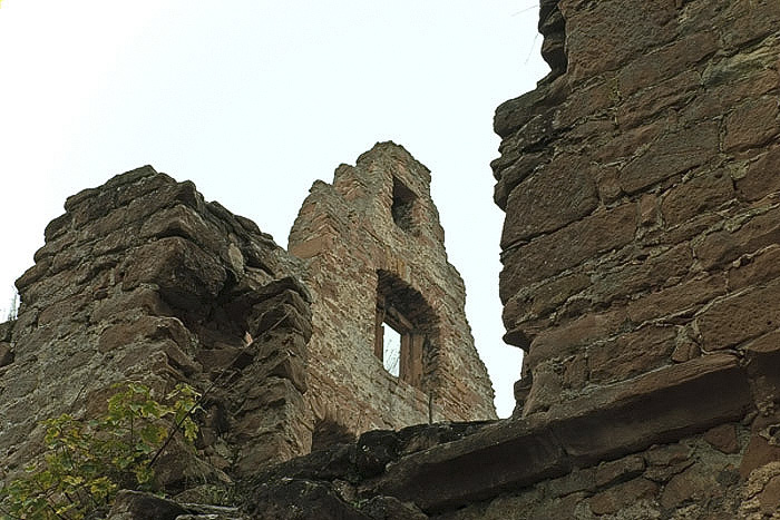 BMauerwerk--Klosterruine-Li