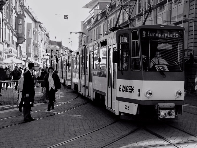Tatra-Tram-in-Triple-tracti