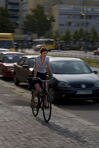 Radfahrerin, Spandauer Damm Kopie