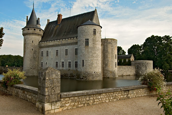 Chateau-de-sully