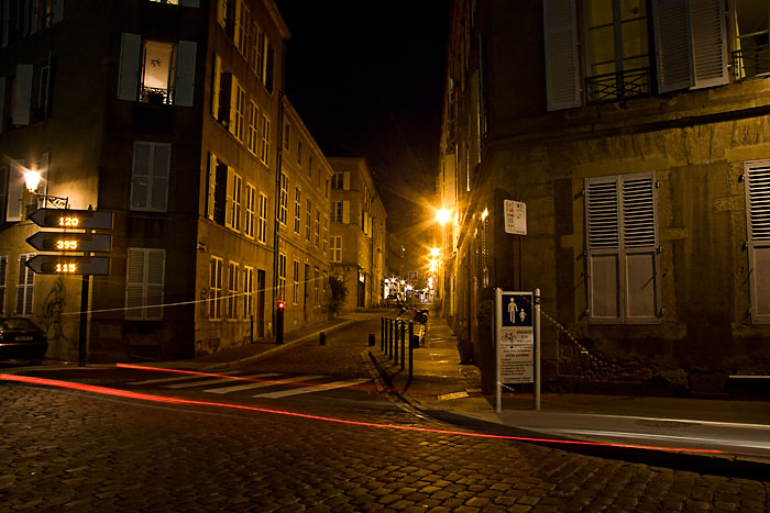 Metz Blick auf die naechtliche Rue de La Paix Kopie