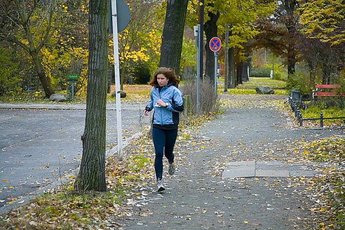 joggerin im volkspasrk wilmersdorf Kopie