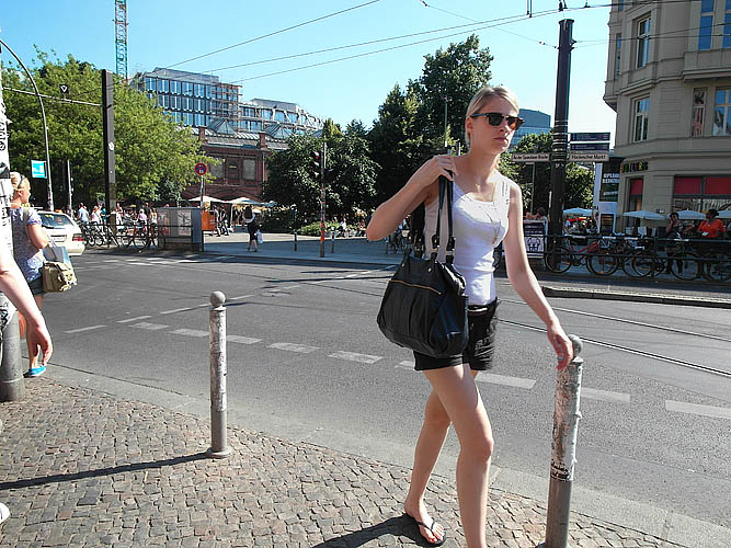 Vor dem Hackeschen Markt Kopie