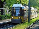 Flimmernde-Maihitze,-Tram,-