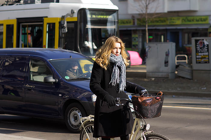 radfahrerin schoenhauser allee_DSC4757 Kopie