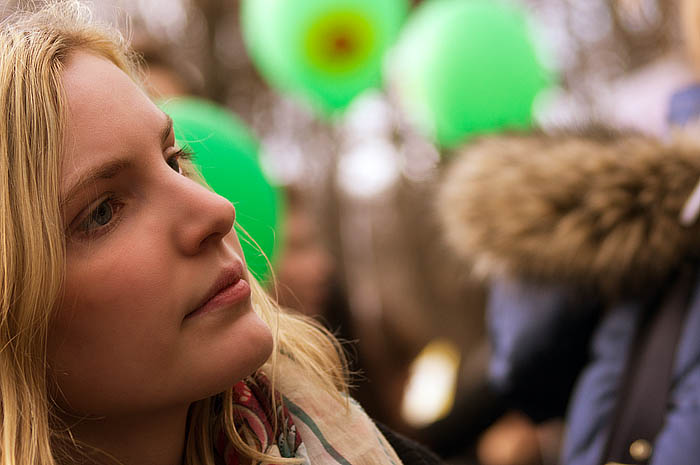 Blondes Girl und Gruene Ballons_DSC6331 Kopie