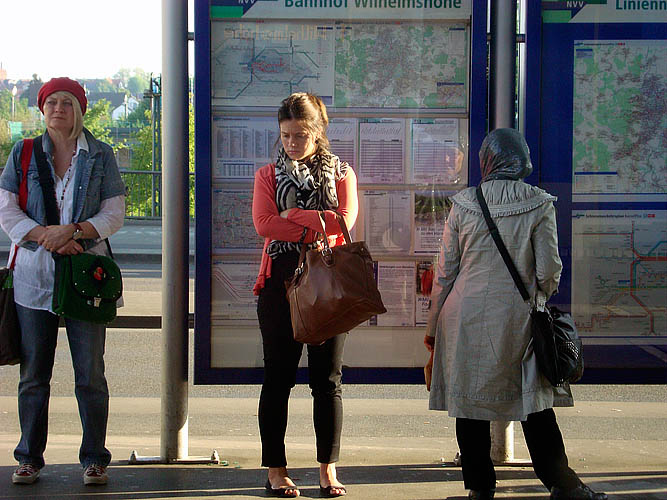 Tramhaltestelle am Bahnhof WilhelmshoeheDSC05762 Kopie