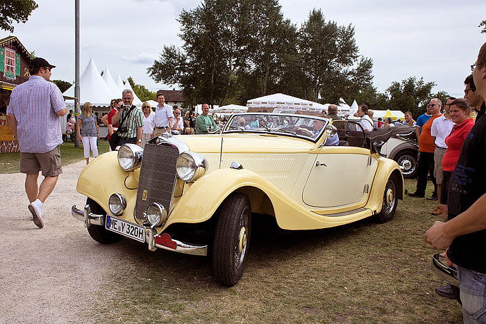 schicker gelber mercedes_DSC6691 Kopie