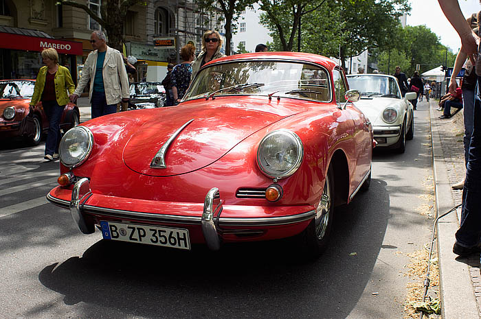 Porsche auf dem Kurfuerstendamm_DSC1914 Kopie