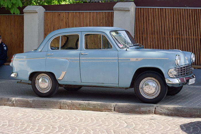 Москви́ч 403