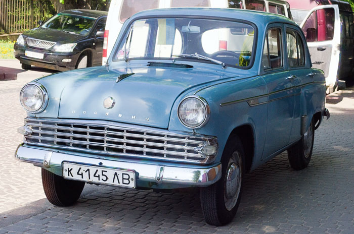 Schicker blauer Moskwitsch