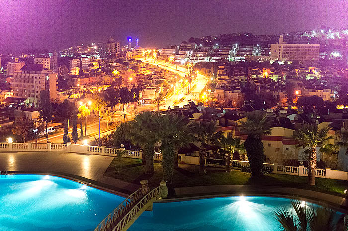 Blick auf Kusadasi bei Nacht_DSC8780-88 Kopie