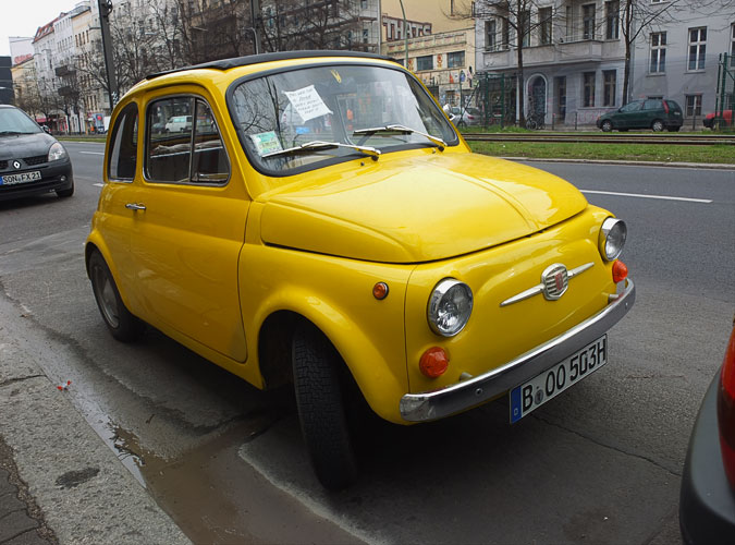 gelber-fiat-50020120414_726-20120414_733_PA