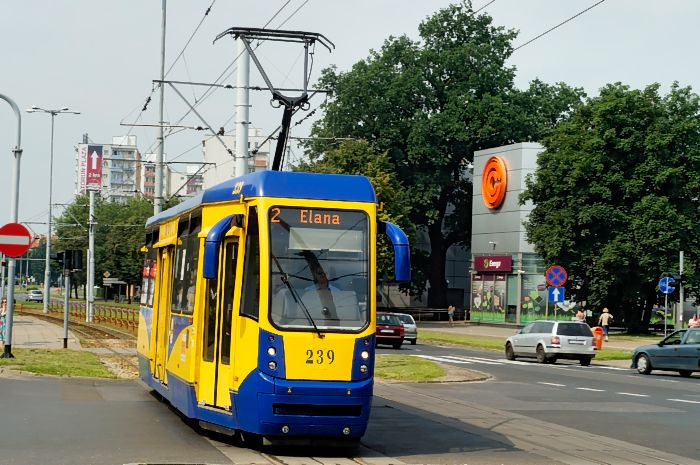 Tram 239 Linie 2 nach Elana