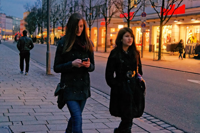 zwei-huebsche-girls-in-rosenheimDSC03188_DxO