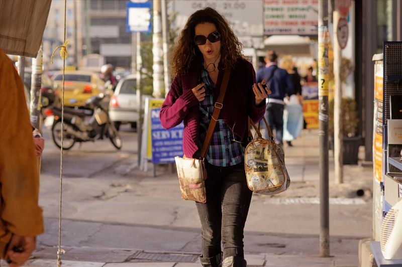 Mund Nase und Sonnenbrille bilden ein HerzDSC05221_DxO