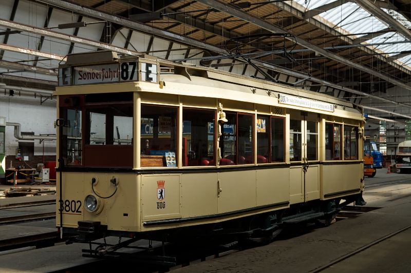 Tram 3802 im Depot_DSC2663_DxO