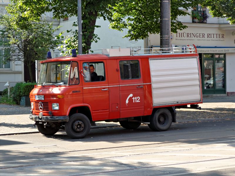 schoenes feuerwehrautoP1030157_DxO