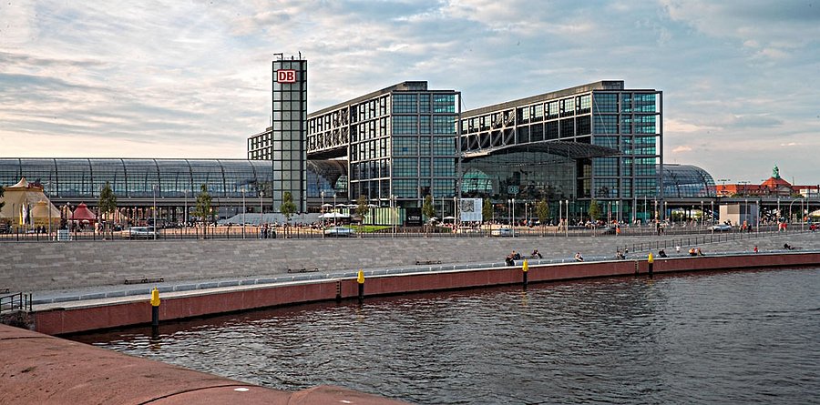 Blick auf den Berliner Hauptbahnhof 2006