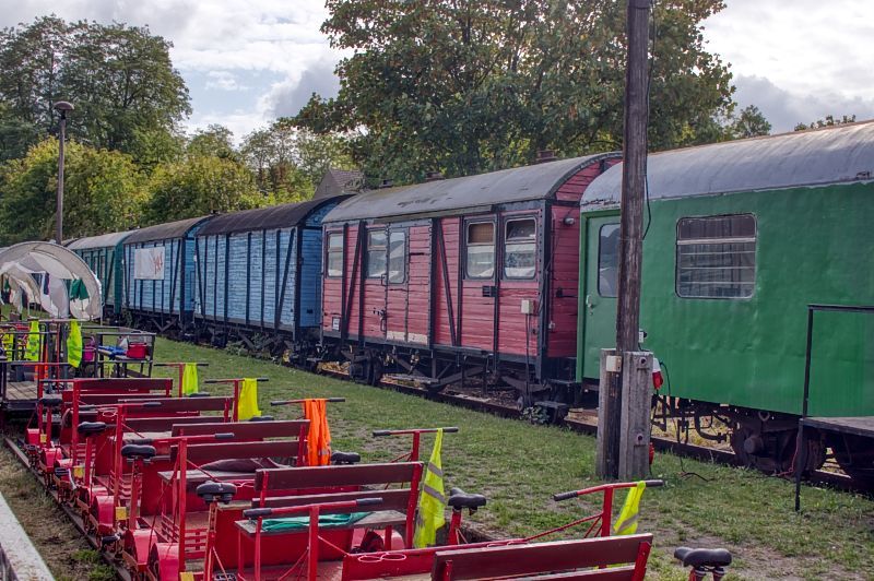 Draisinen und Waggons