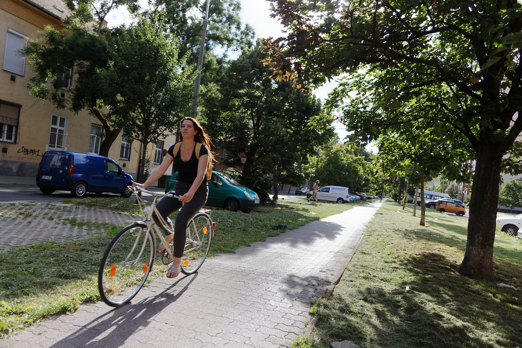 Bezaubernde  Radfahrerin