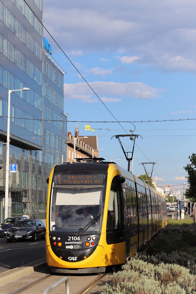 Tram 2104