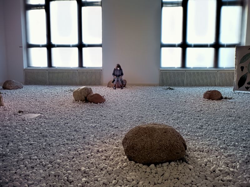 Ich dachte erst, die Lady gehört zur Installation, aber jetzt zweifle ich daran