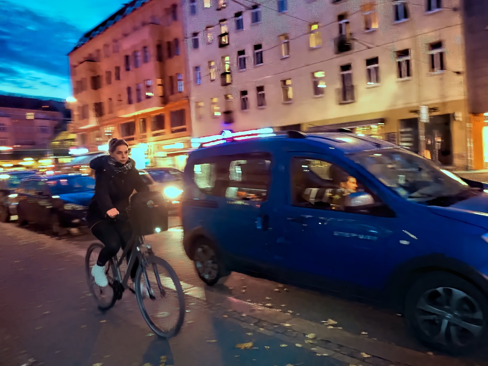 Bezaubernde Radfahrerin