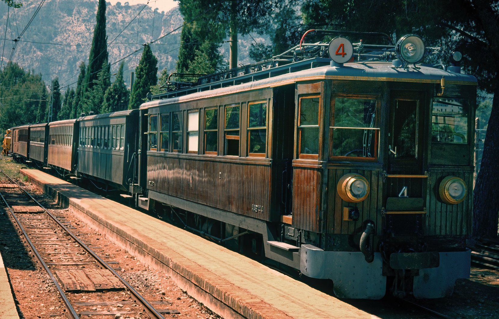 Zug von Palma de Mallorca nach Soller