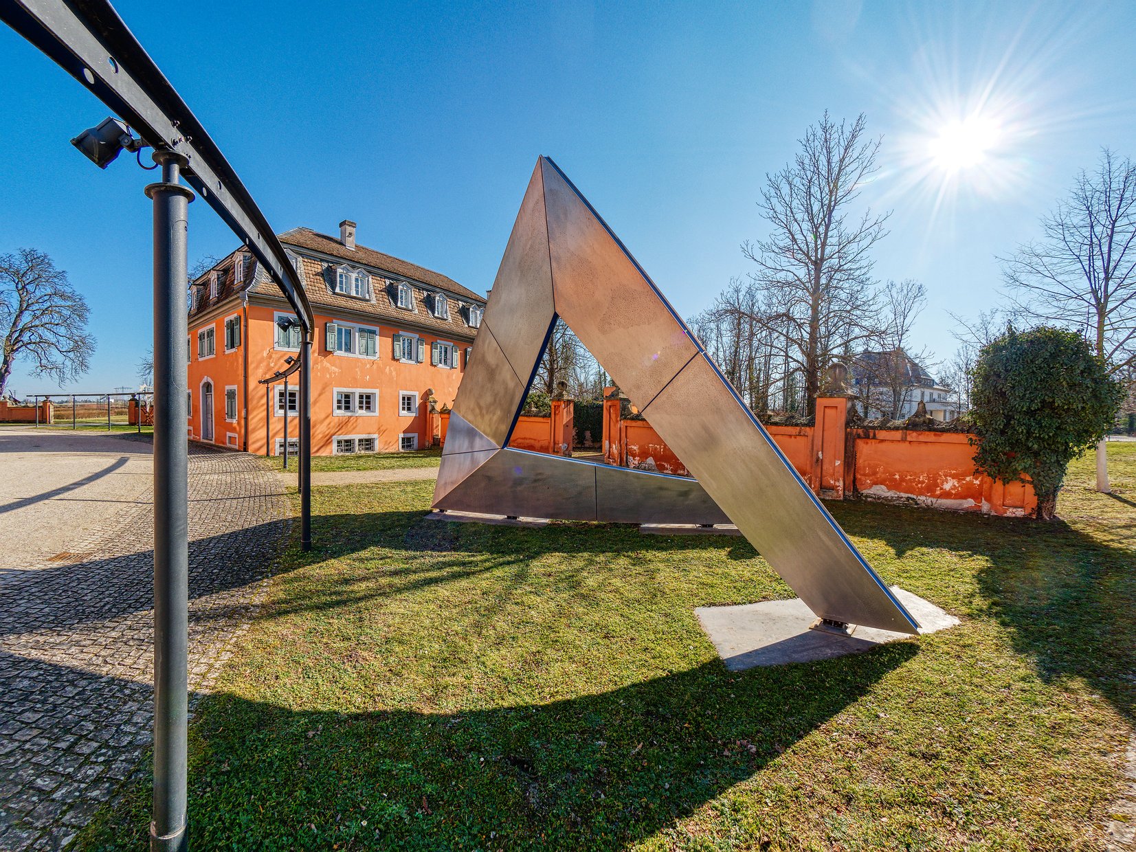 Metallskulptur an der Eremitage