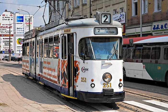 tram2512615