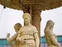Brunnen am Opernhaus