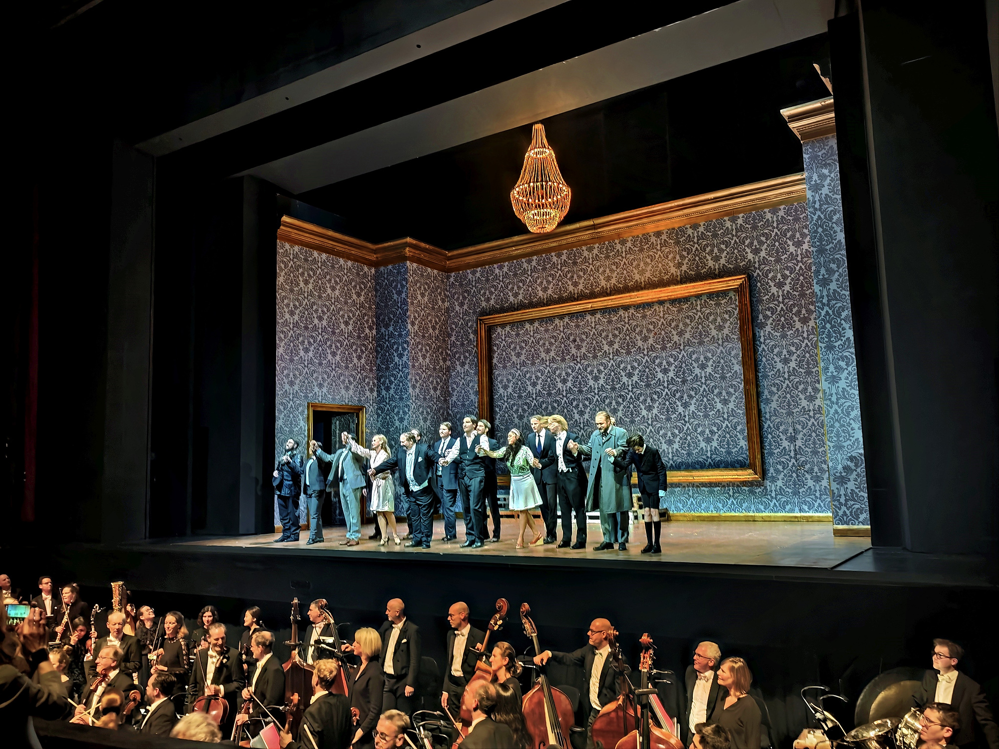 1765020604979_Radiant