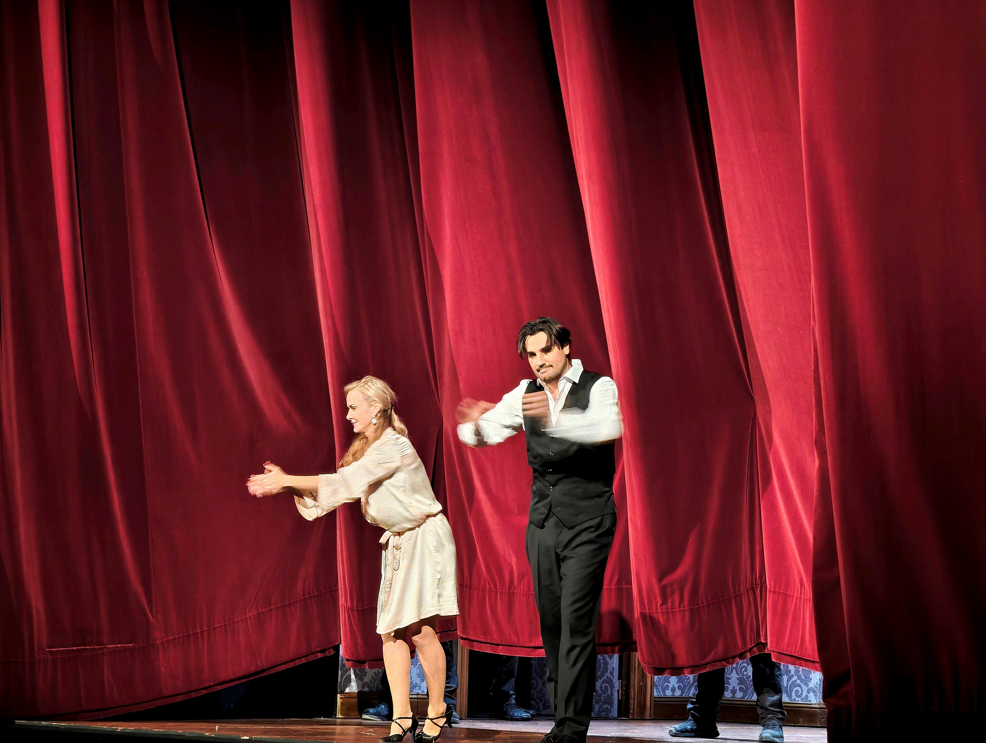 1765020605034_Radiant